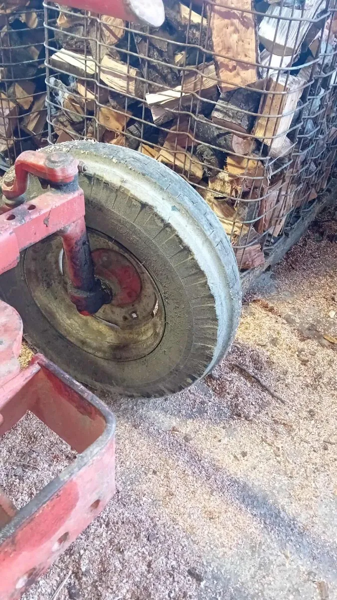 7.50 x 16 Wheels - Image 3