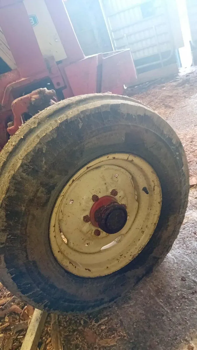 7.50 x 16 Wheels - Image 1