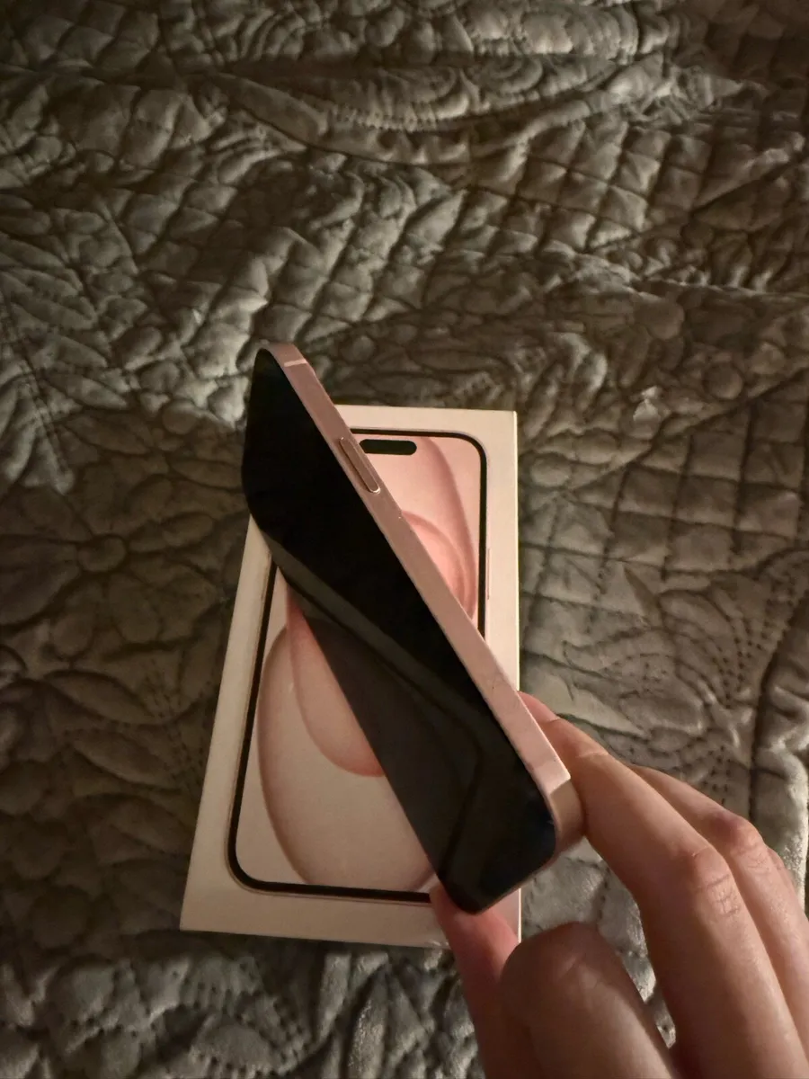 iPhone 15 Pink - Image 3