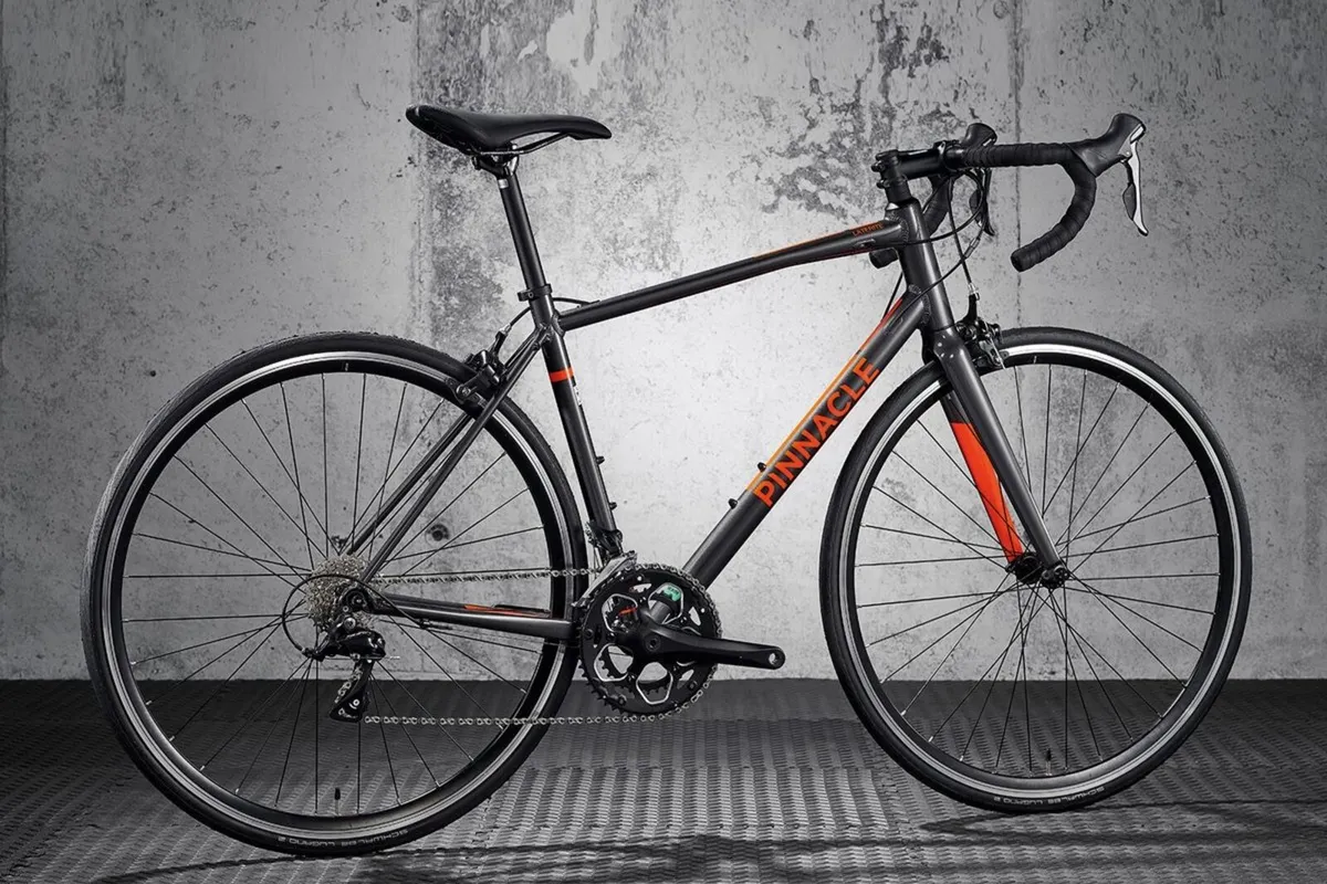 Free Delivery - Pinnacle Laterlite 3 Road Bike - Image 1