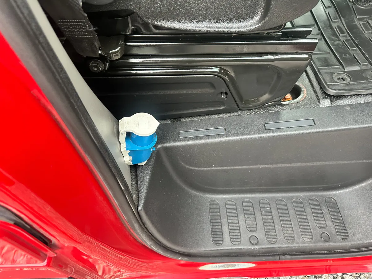 Nissan NV400 2018 Fridge Van - Image 3