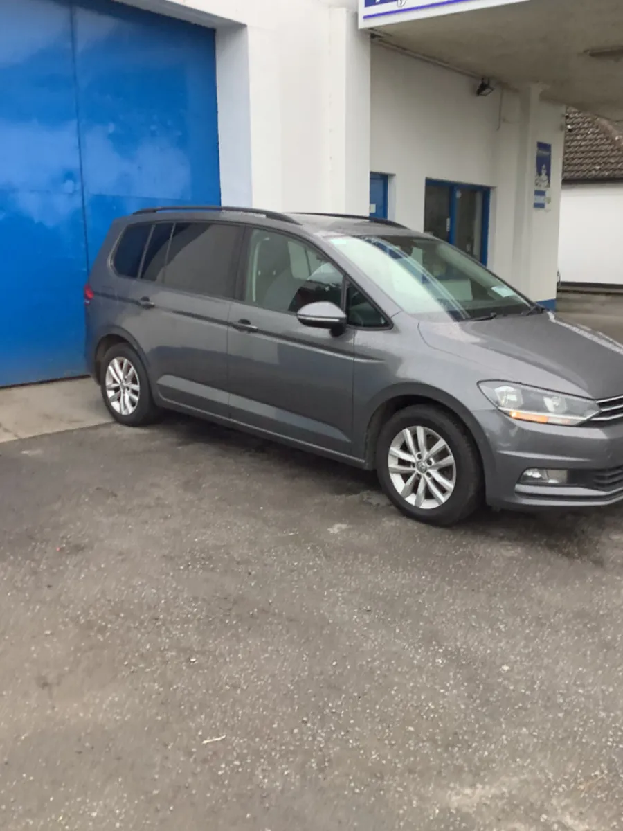 Volkswagen Touran 2016 7seater - Image 4