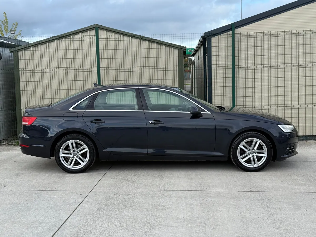 Audi A4 172 Ultra Leather - Image 3