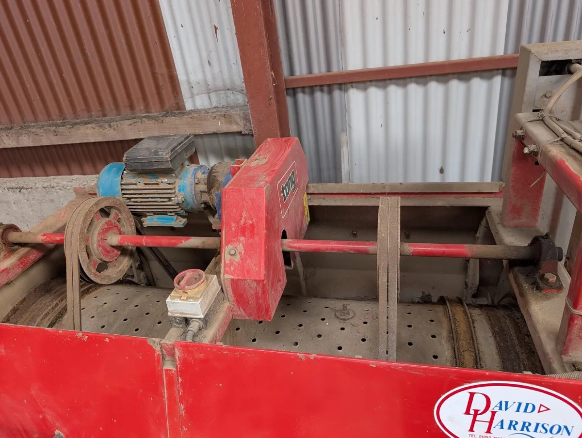 Potato washing line - Image 1