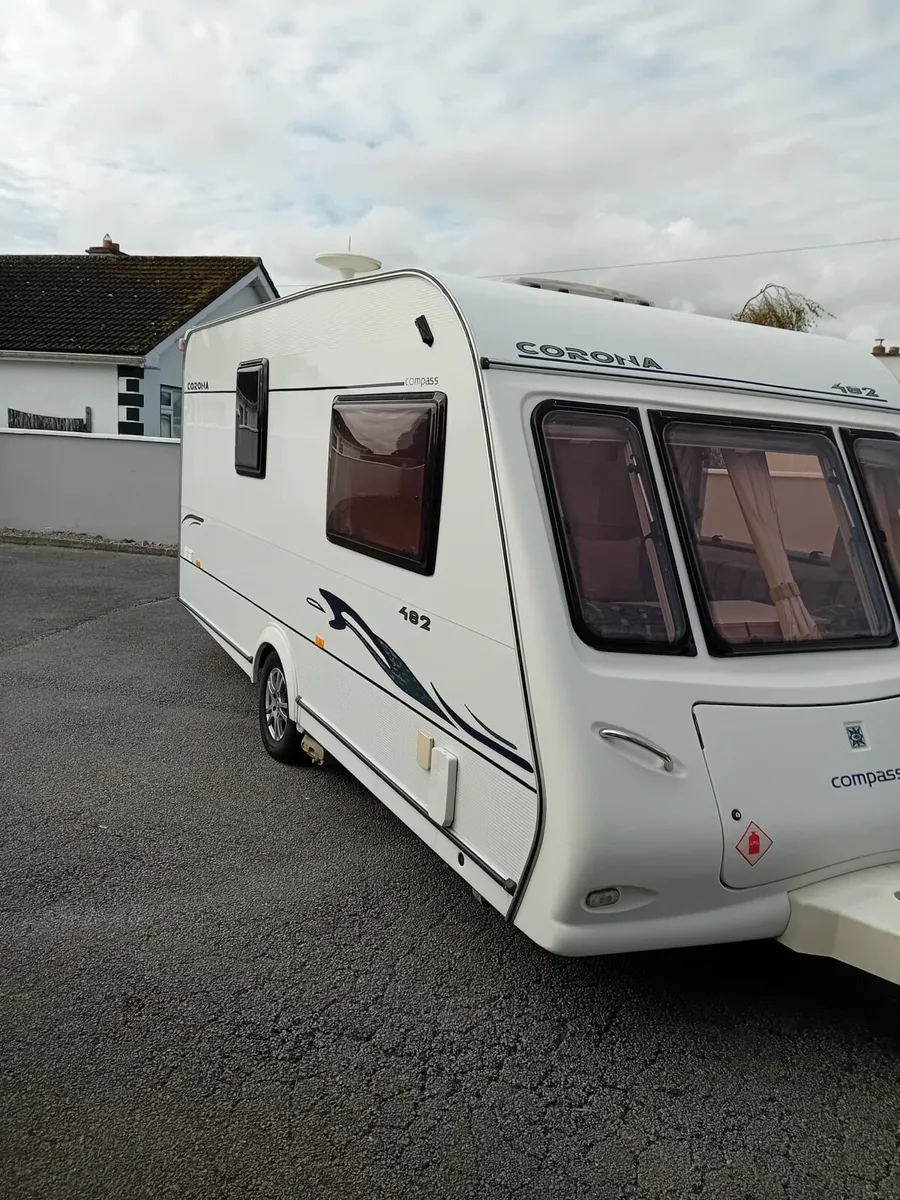 LOVELY 2 BERTH COMPASS CORONA TOURING CARAVAN. - Image 2
