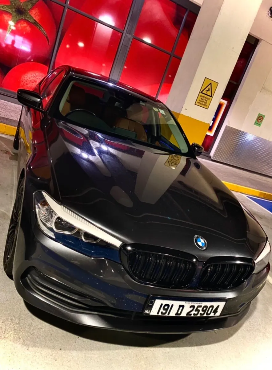 BMW 5-Series 2019 - Image 2