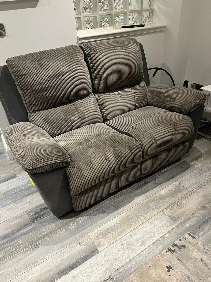 3+2 seater recliner - Image 1