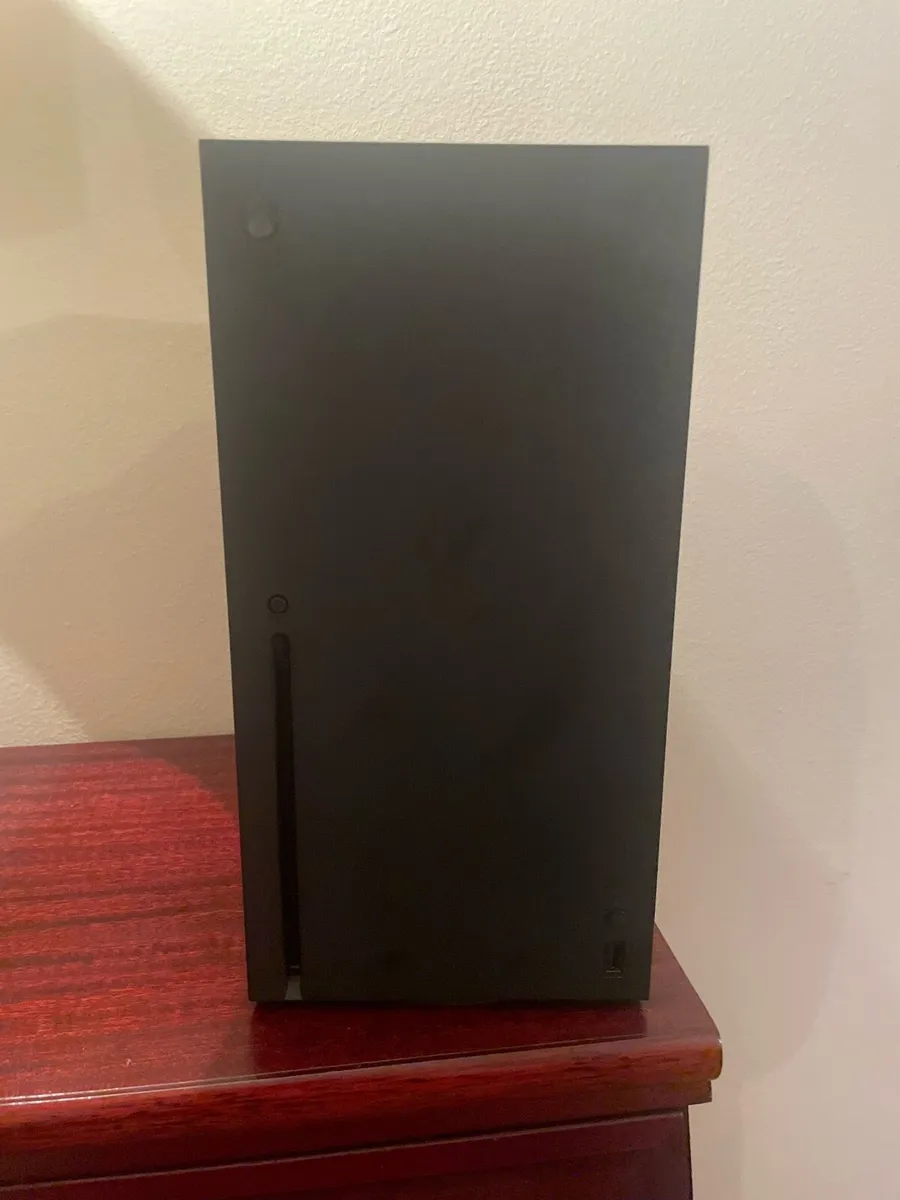 Xbox Series X - Image 1