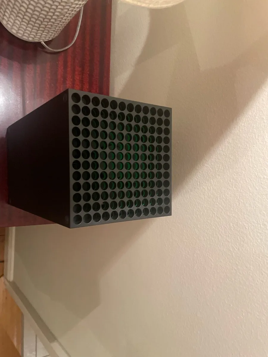 Xbox Series X - Image 4