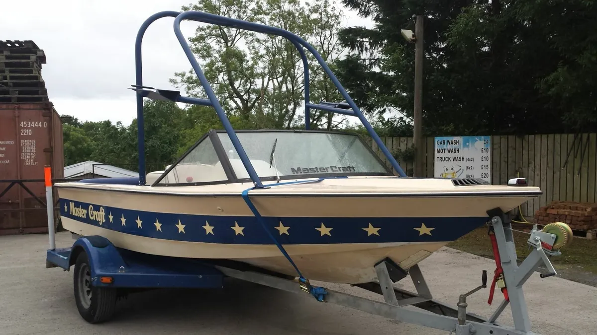 Master Craft V8 Ski Boat - Image 1