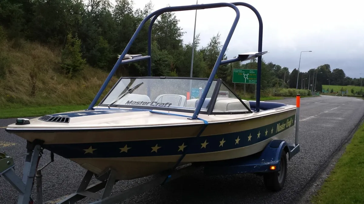Master Craft V8 Ski Boat - Image 2