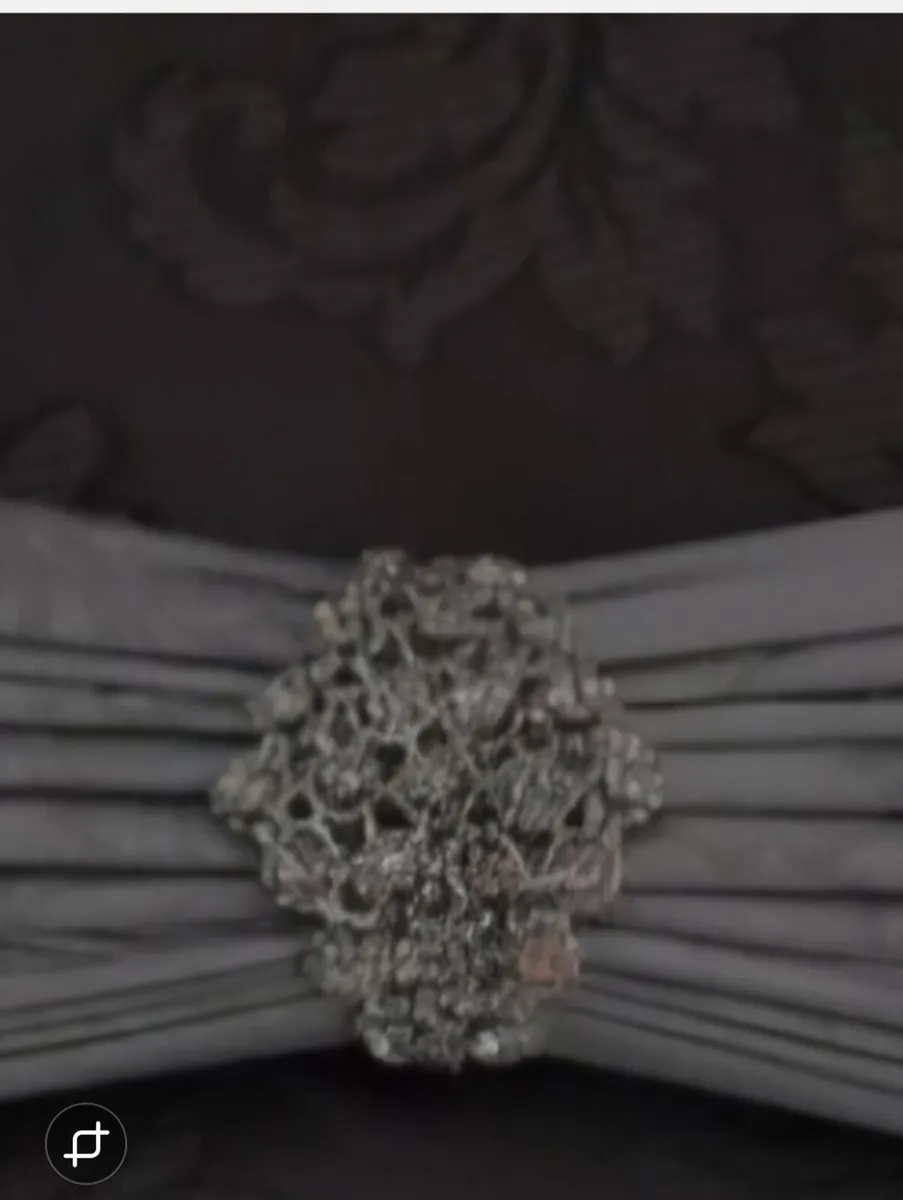 Grey and silver Pelmet - Image 2
