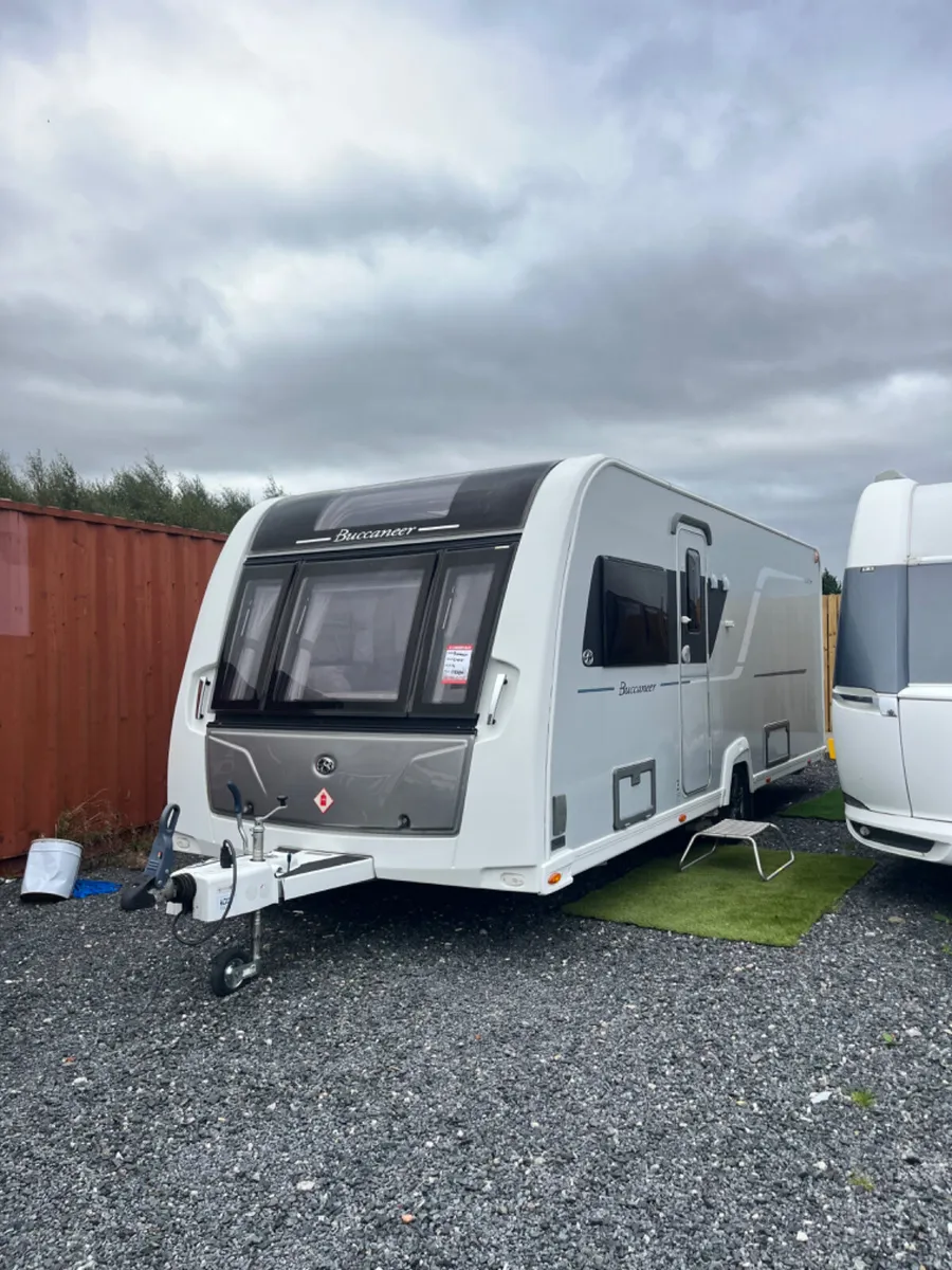 Buccaneer Cutter 4 Berth Fixed Island Bed Caravan - Image 2