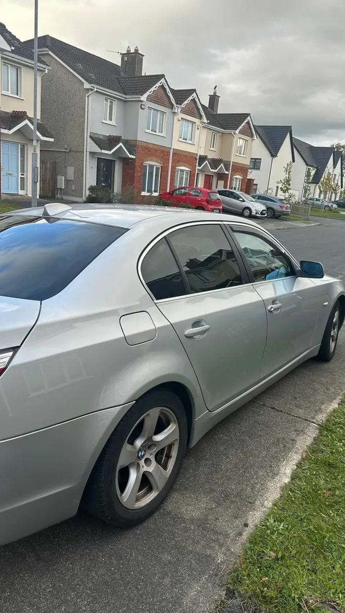 BMW 5-Series 2008 - Image 4