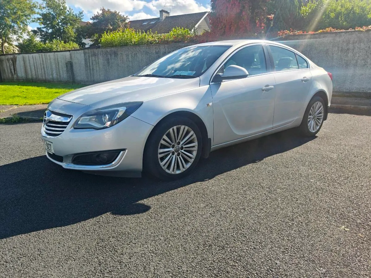Opel Insignia - Image 1