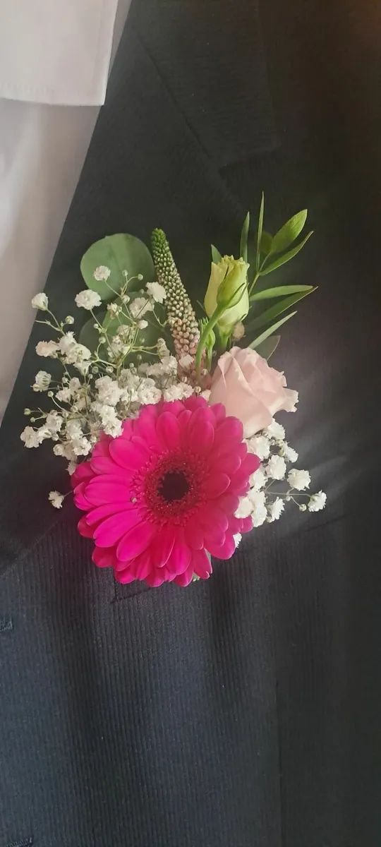 Wedding flowers - Image 3