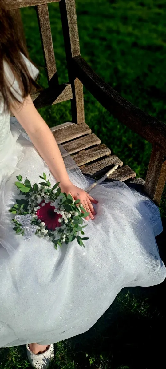 Wedding flowers - Image 4