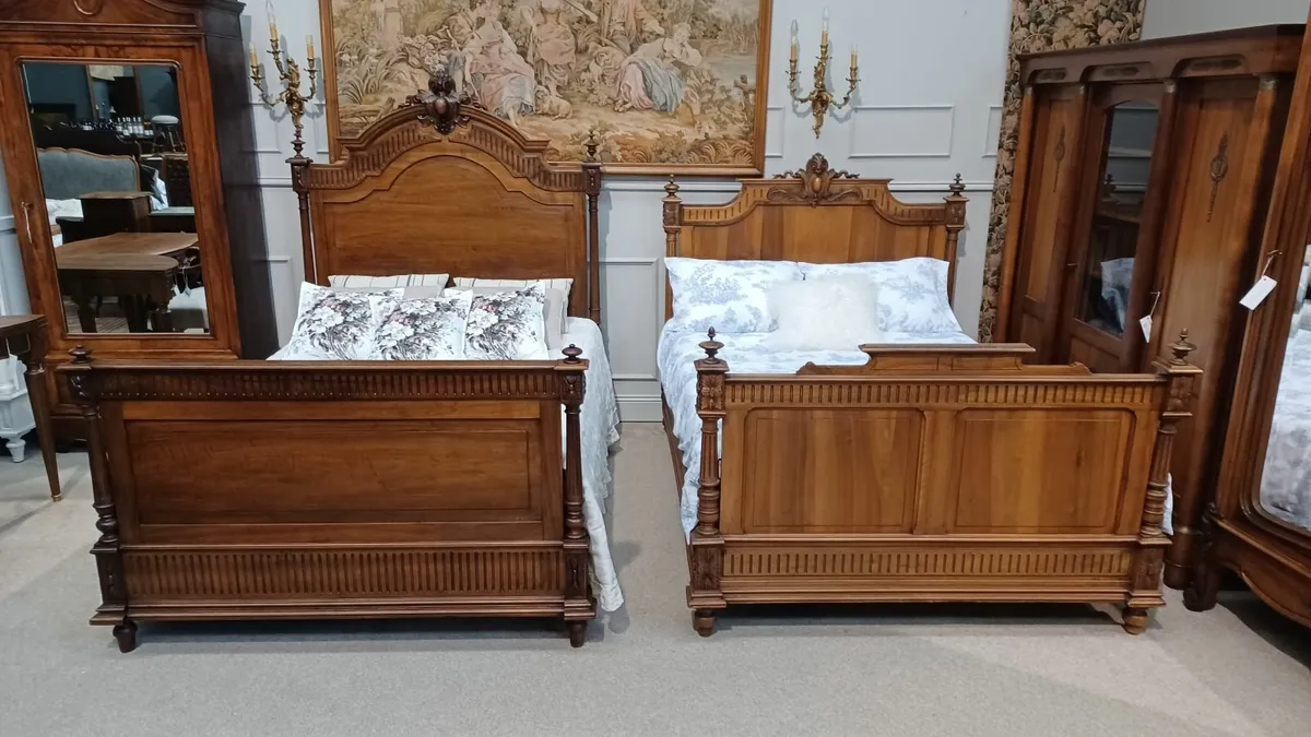 Two unique antique Henry II beds - Image 1