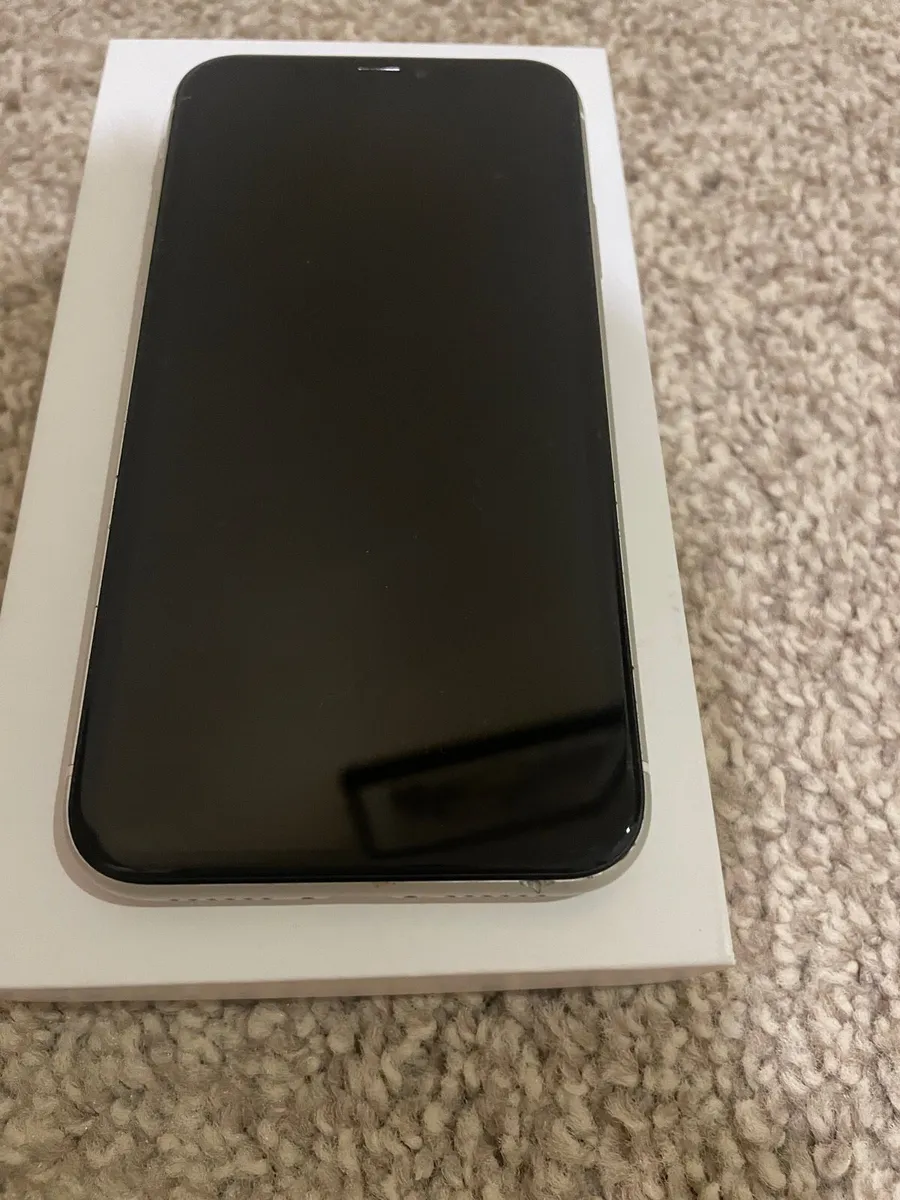 iPhone XR 64G Unlocked - Image 3