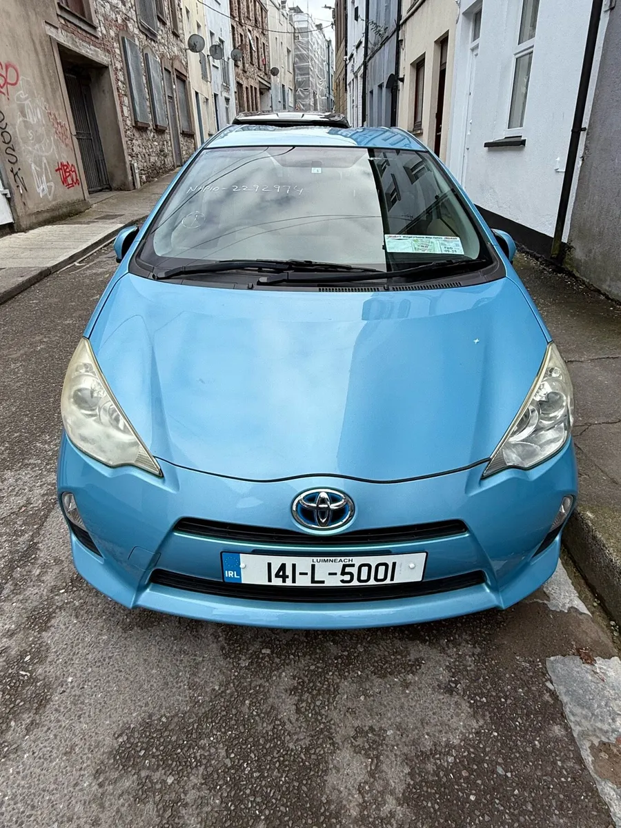 Toyota Aqua Hybrid Auto 2014 - Image 2