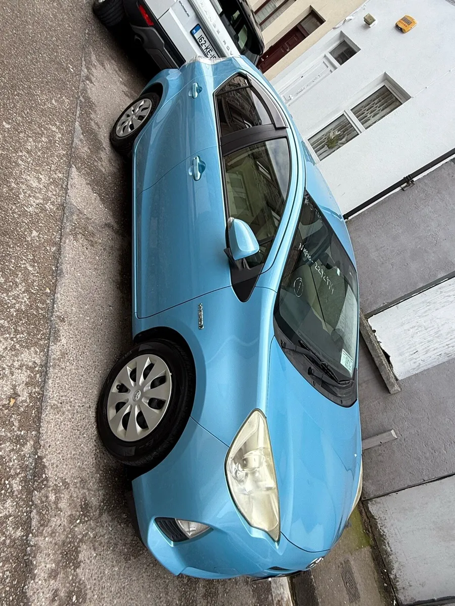 Toyota Aqua Hybrid Auto 2014 - Image 3