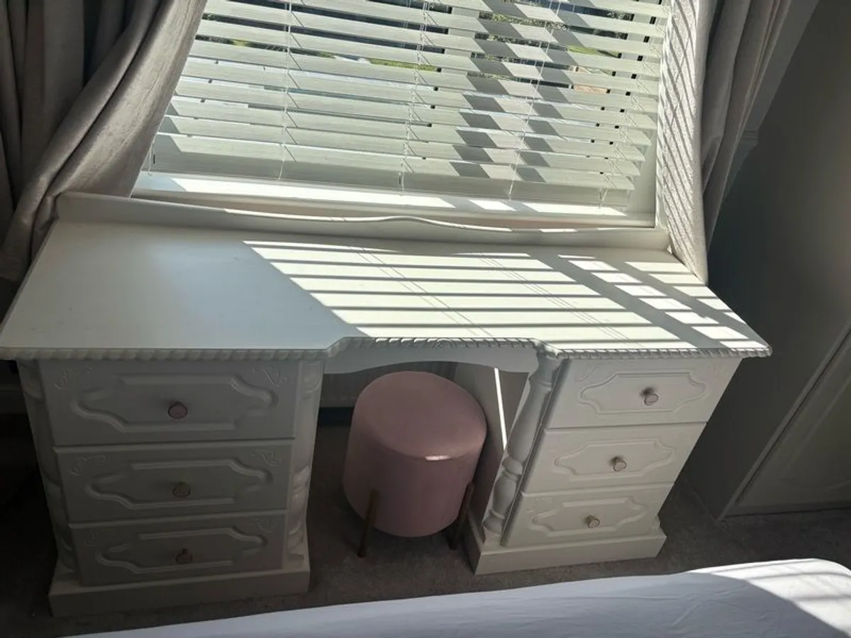 dressing table - Image 2