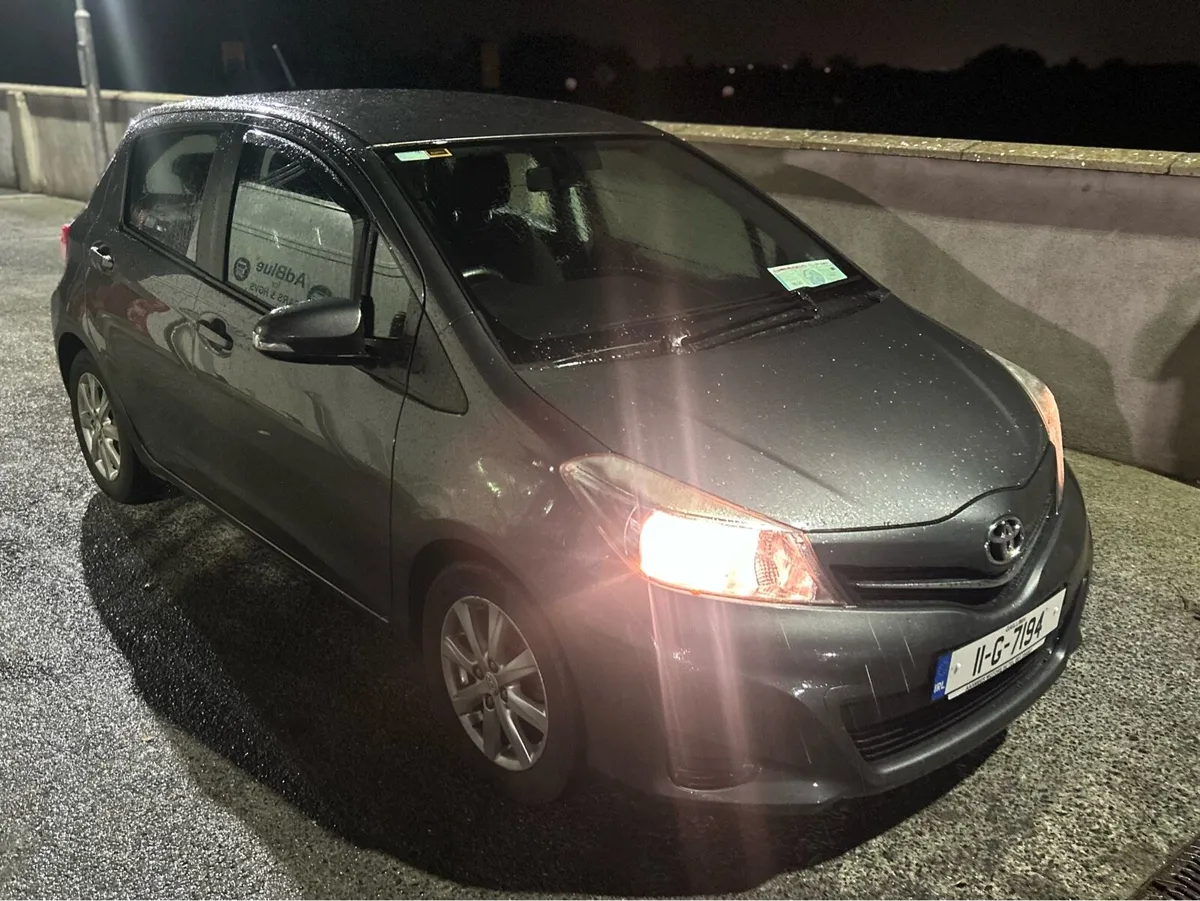 2011 Yaris no damage - Image 2