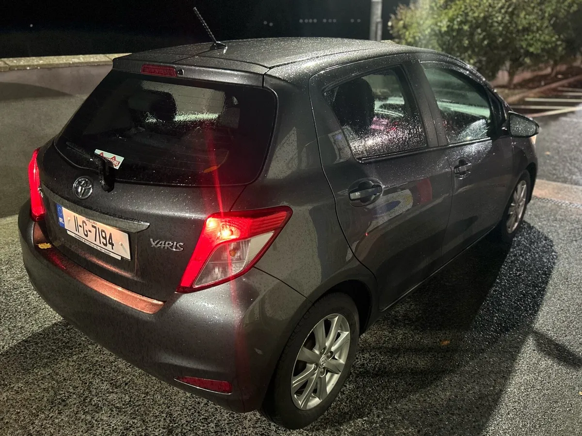 2011 Yaris no damage - Image 3