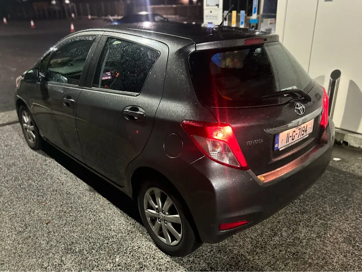 2011 Yaris no damage - Image 4