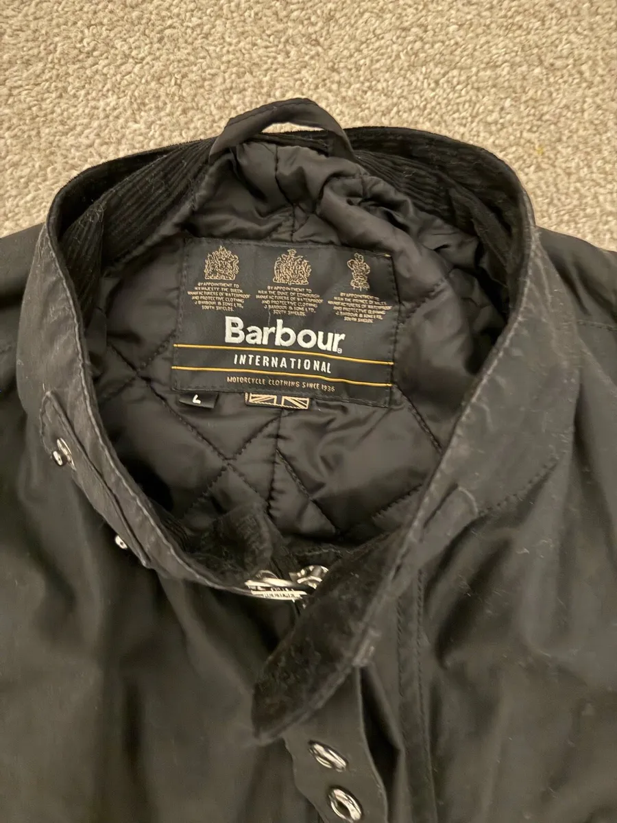 Men’s Black Barbour coat - Image 2