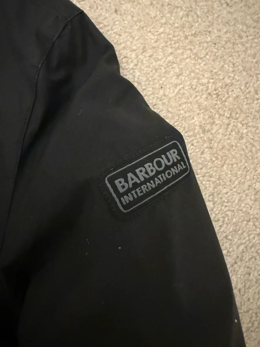 Men’s Black Barbour coat - Image 3