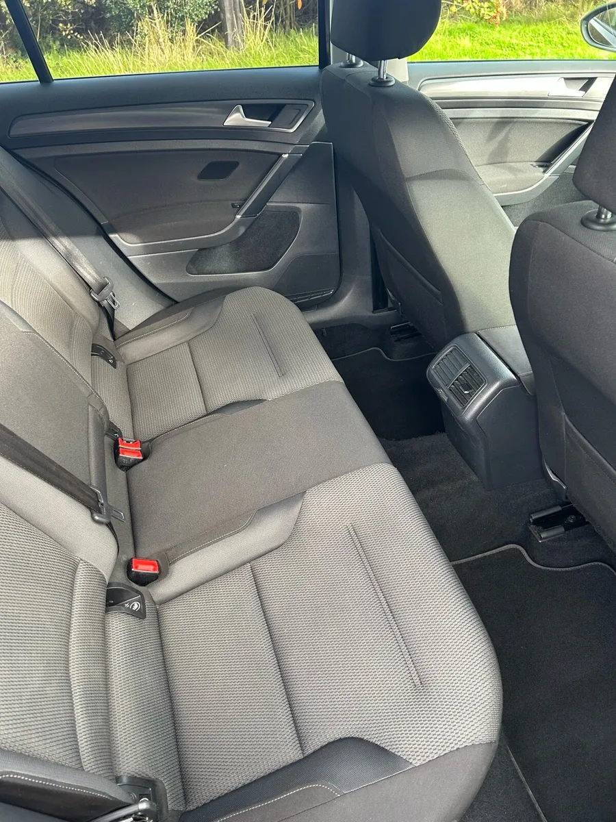 Volkswagen Golf - Image 4