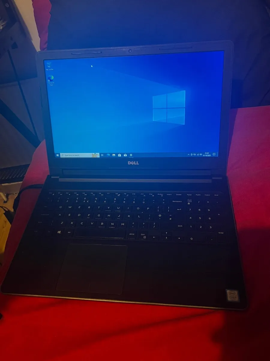 Laptop - Image 2