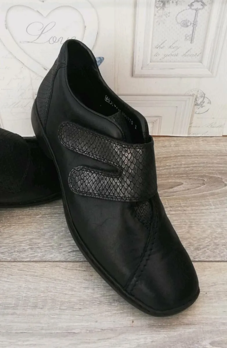Ladies Rieker antistress black leather wedge shoe - Image 4