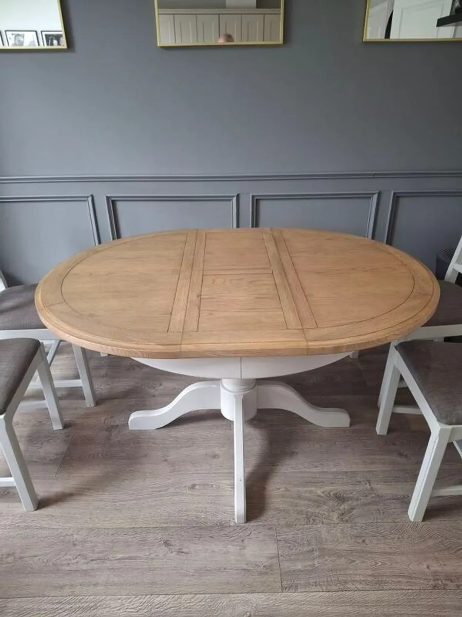 Kitchen table and chairs - Image 4