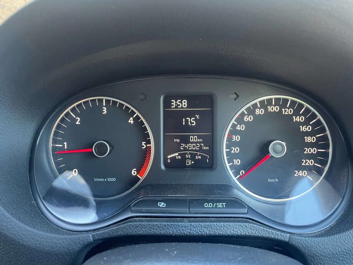 Volkswagen Polo - Image 4