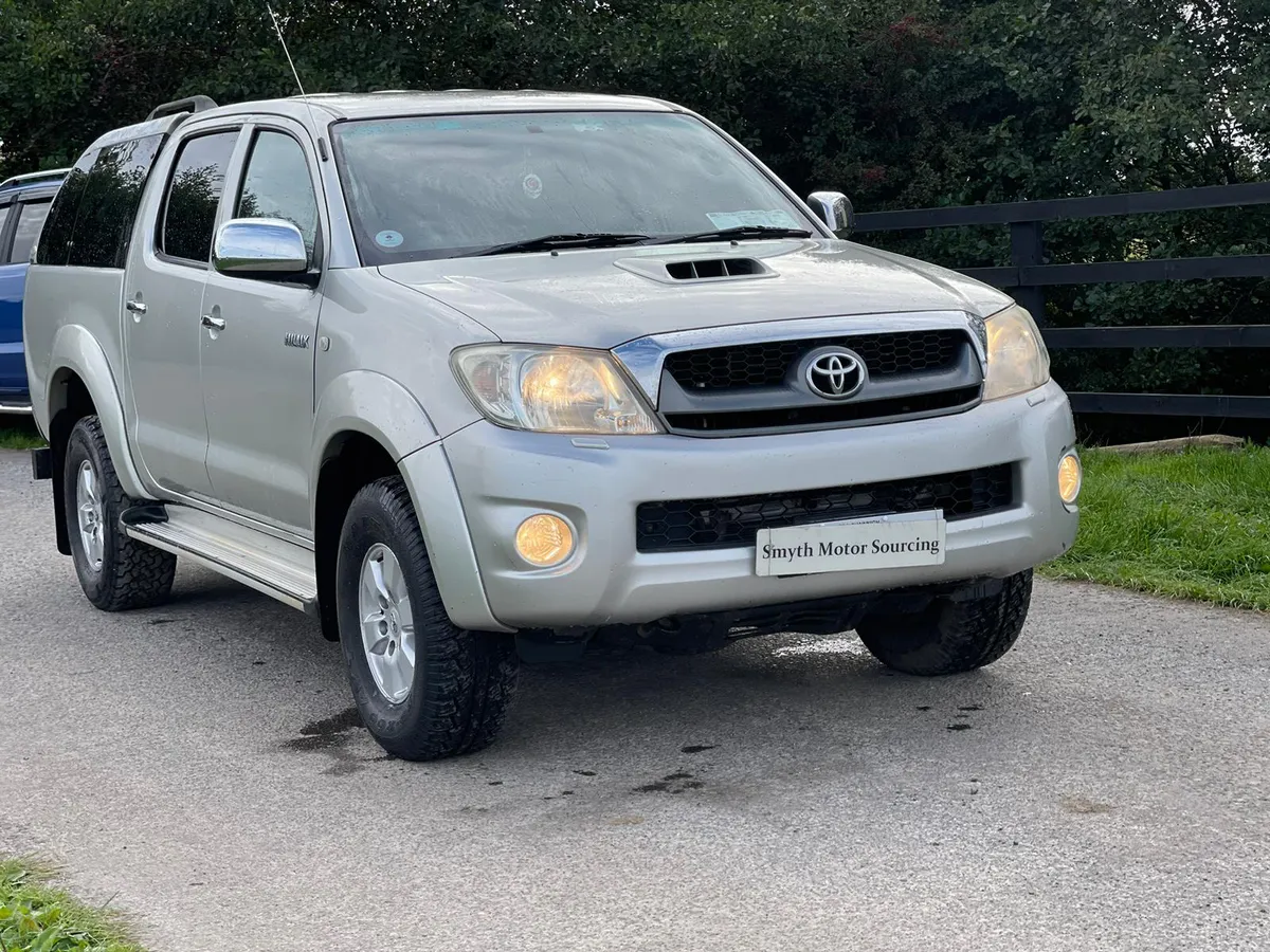2011 Toyota Hilux 2.5D4D Spotless***** - Image 2