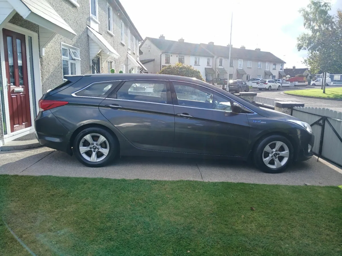 131 Hyundai i40 Estate - Image 1