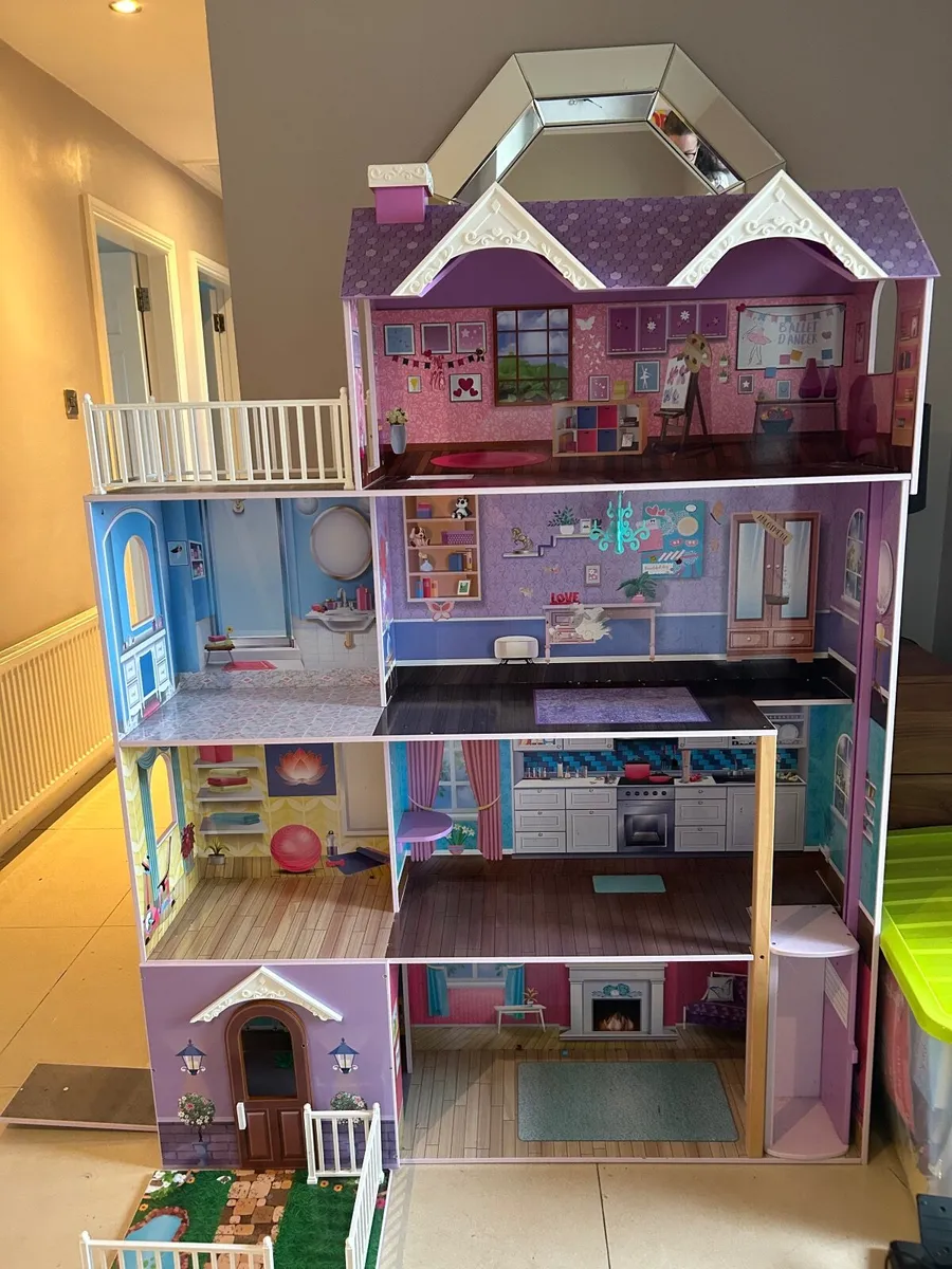 Wooden Dolls House - Image 2