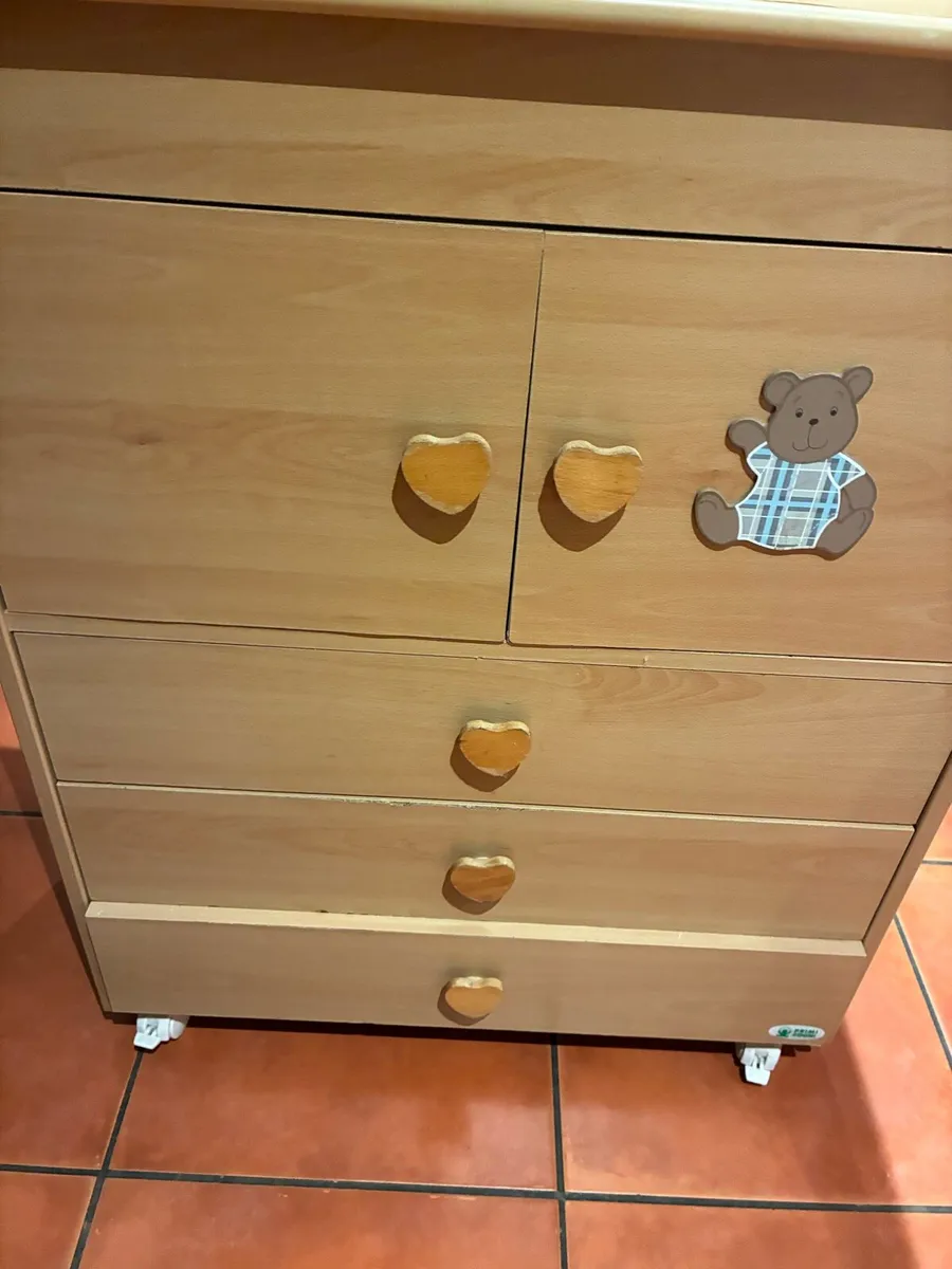 Baby changing unit - Image 1