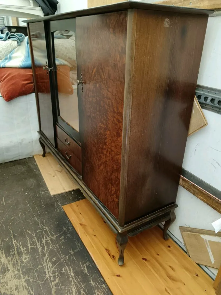 Cocktail cabinet - Image 2