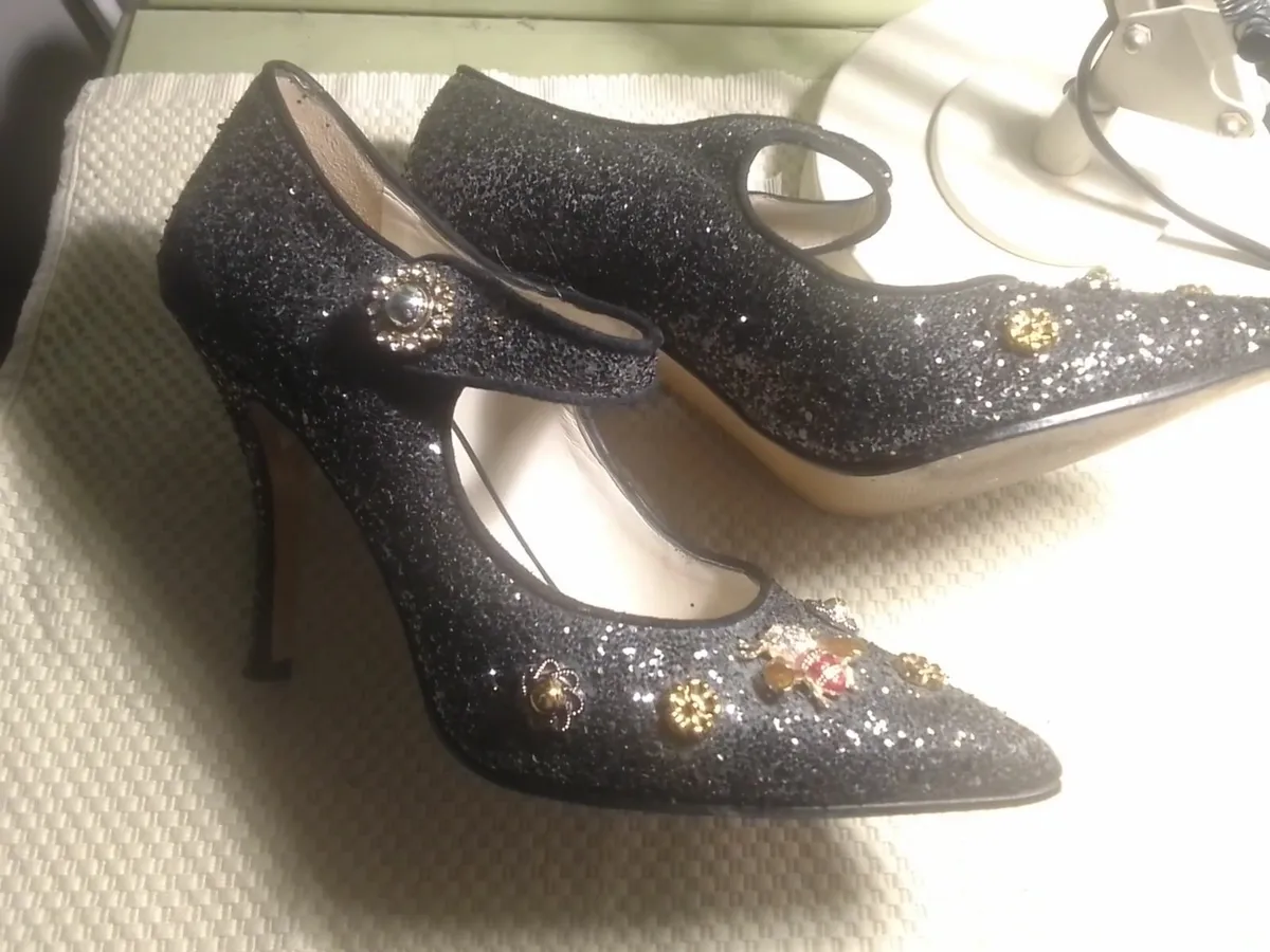 LODI BLACK GLITTER BEE EMBELLISHED SHOES AS NEW 6 - Image 1