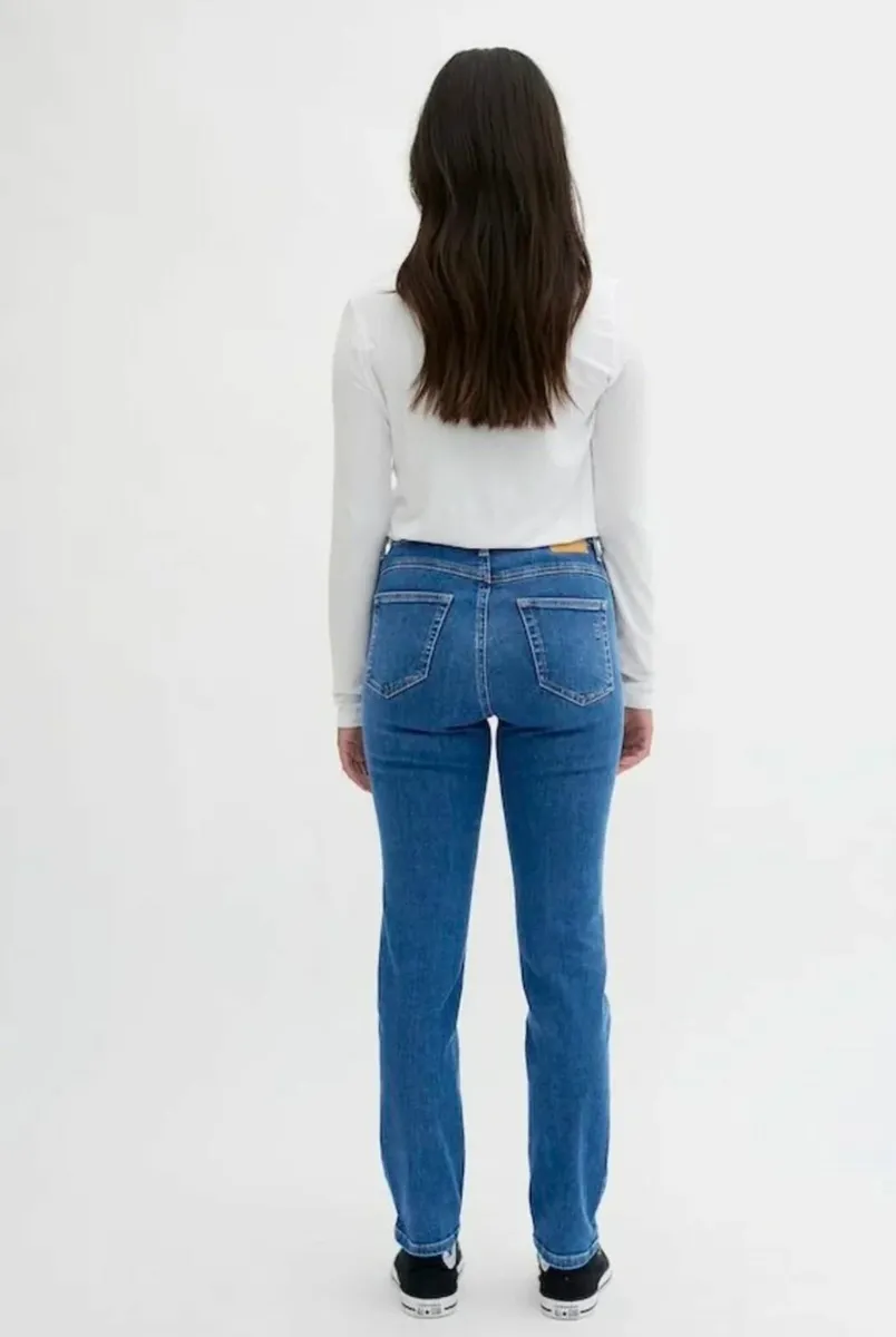 Jeans - Image 2