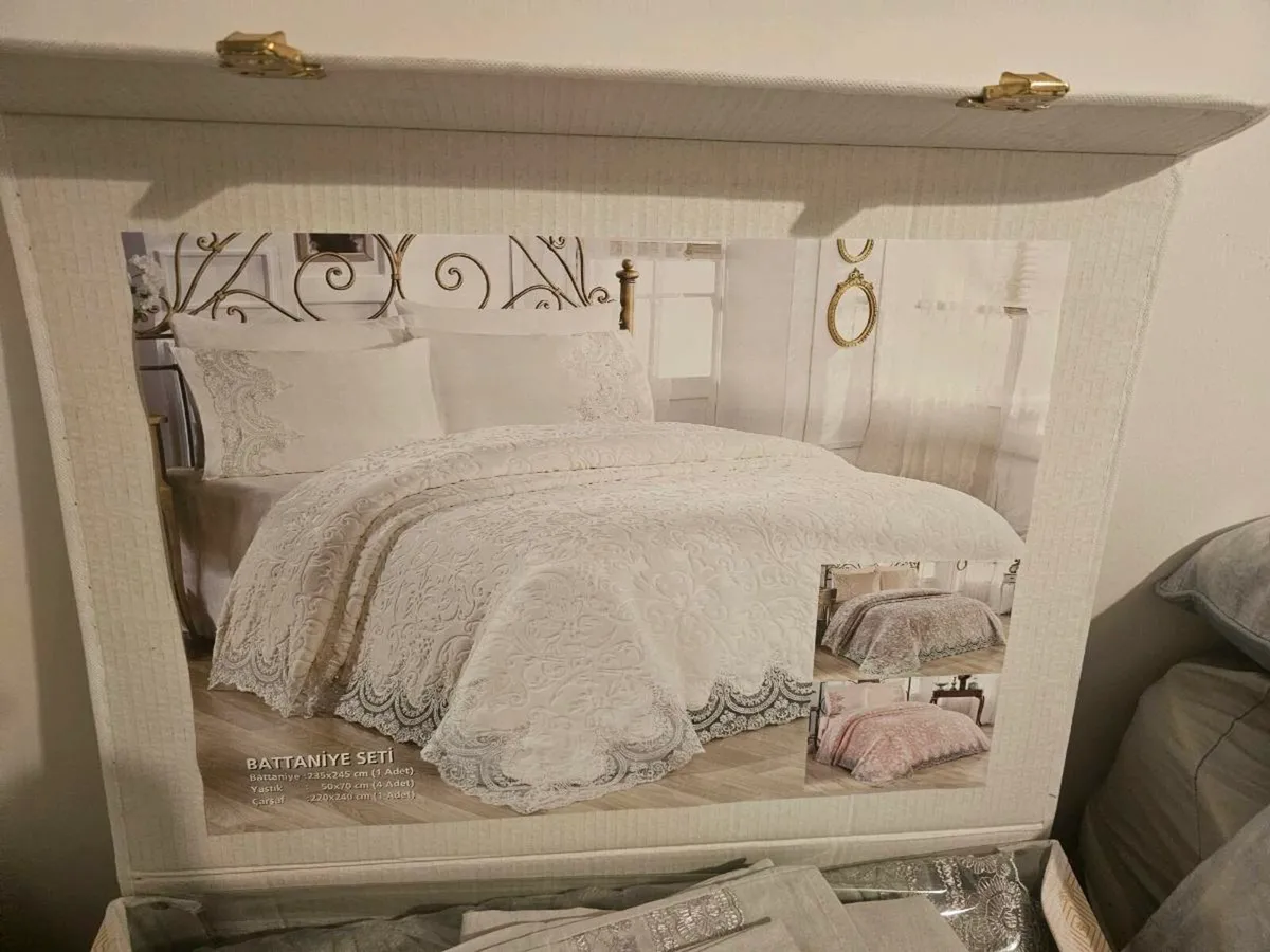 Bedding Throw Sets - Image 3