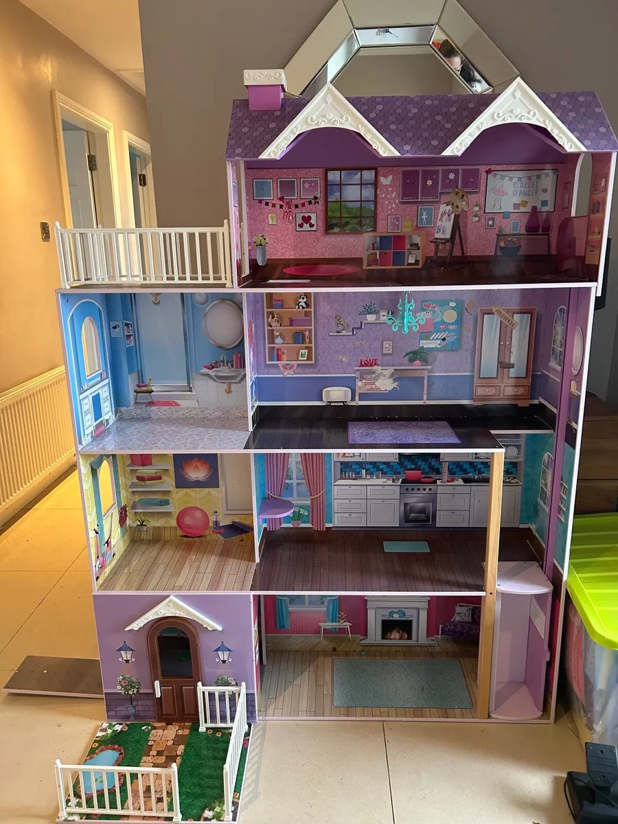 Wooden Dolls House - Image 3