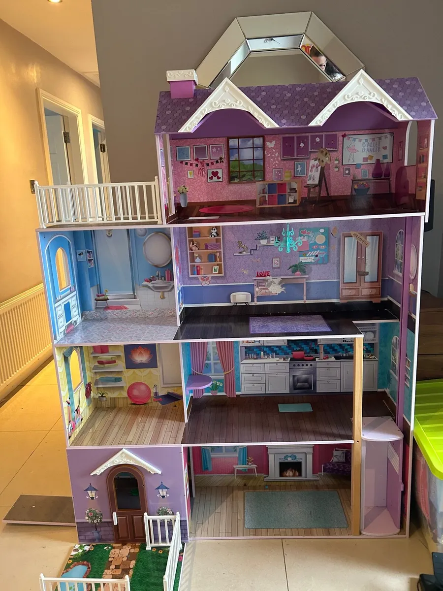 Wooden Dolls House - Image 4
