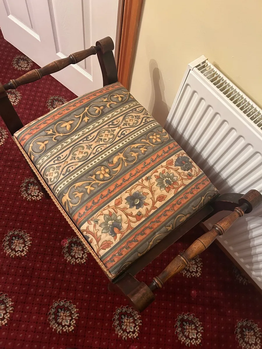 Piano Stall - Image 1