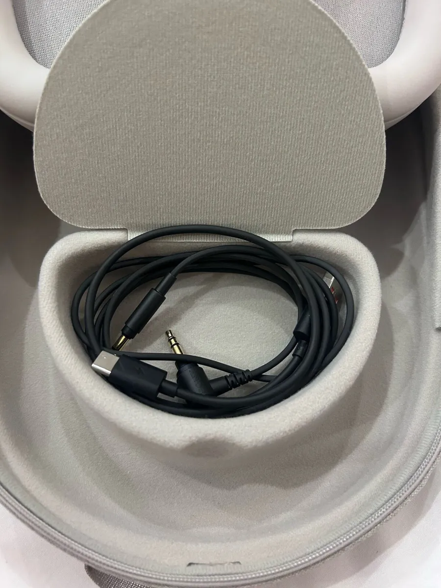 Sony headphones - Image 3