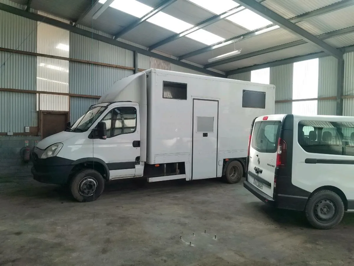 Camper - Image 1