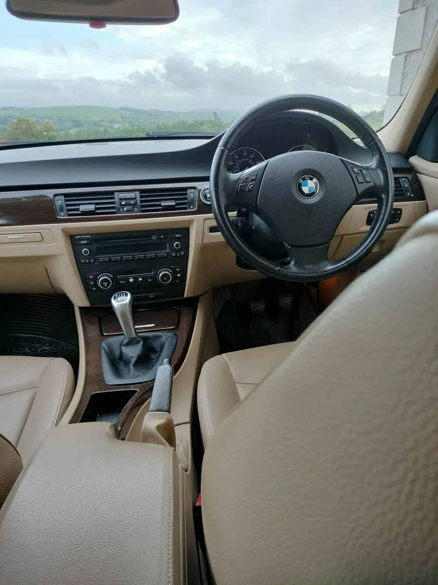 BMW 3-Series 2010 - Image 1